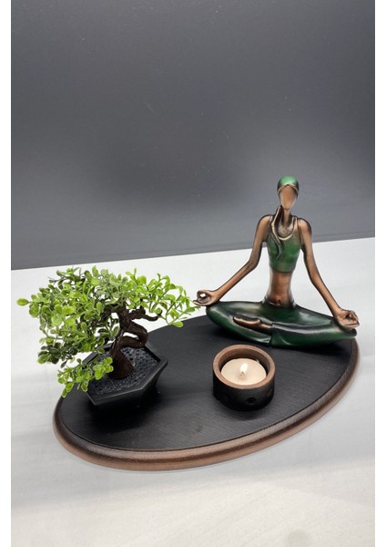 Yeşil mini ağaçlı mumluk, yoga yapan kadın figürü, polyester, 28x24 cm