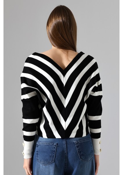 Zebra Desen Düğme Detay Kazak