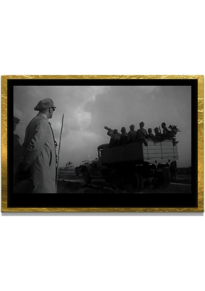 Yapay Zeka İle Yenilenmiş Atatürk Fotoğrafları Siyah Beyaz Cam Tablo, 3d Dekoratif Baskı 85