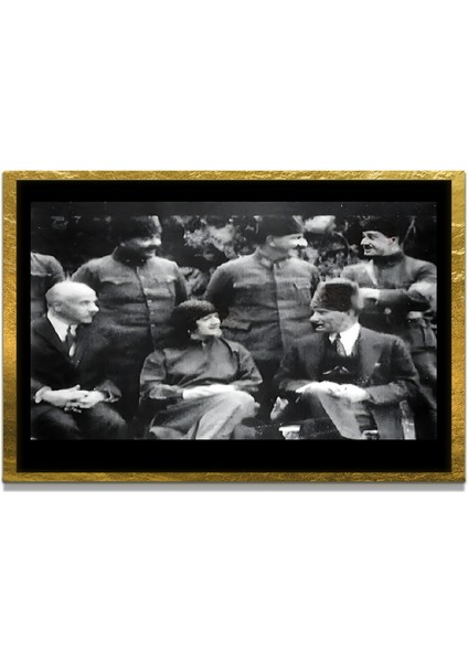 Yapay Zeka İle Yenilenmiş Atatürk Fotoğrafları Siyah Beyaz Cam Tablo, 3d Dekoratif Baskı 435