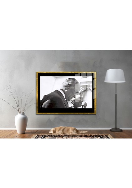 Yapay Zeka ile Yenilenmiş Atatürk Fotoğrafları Siyah Beyaz Cam Tablo, 3D Dekoratif Baskı 541 fiyatları