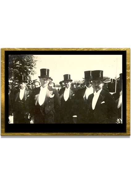 Yapay Zeka ile Yenilenmiş Atatürk Fotoğrafları Siyah Beyaz Cam Tablo, 3D Dekoratif Baskı 804