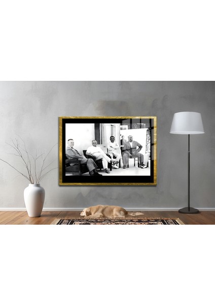 Yapay Zeka ile Yenilenmiş Atatürk Fotoğrafları Siyah Beyaz Cam Tablo, 3D Dekoratif Baskı 551 fiyatları