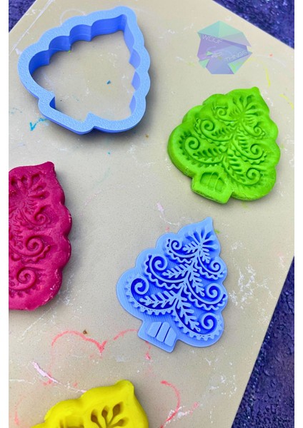 Yılbaşı Ağacı Temalı 2'li Kurabiye Kalıbı, 5-6 cm, Plastik, TR Menşei