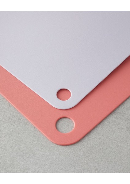 Lila ve pembe renkli, 2'li plastik kesme tahtası, 27-34 cm, şık ve kullanışlı fırsatları