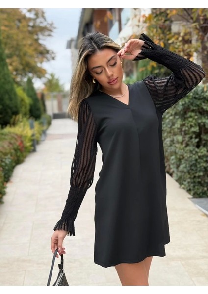 Kadın Uzun Kollu V Yakalı Kolları Tül Detay Kısa Krep Elbise modelleri
