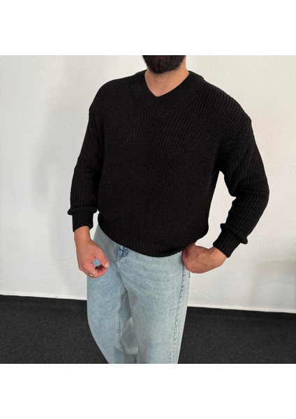 Erkek Oversize Bol Kesim V Yaka Triko Kazak