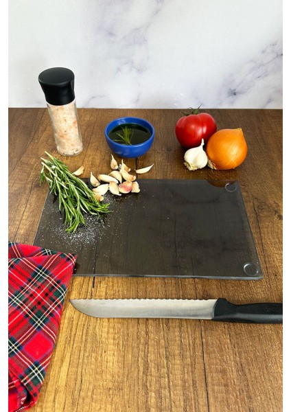 Cam Kesme Tablası, Füme, 17x29cm, Dayanıklı ve Şık Tasarım