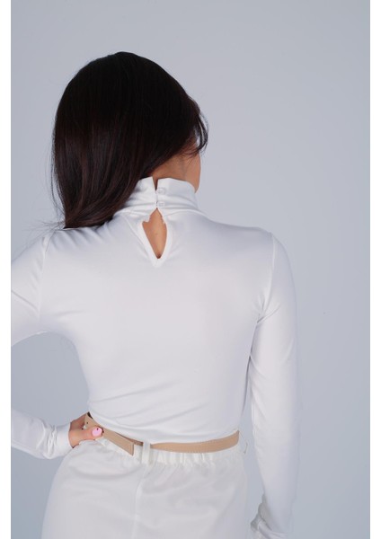 Kadın Ekru Dik Yaka Çıtçıtlı Body indirimleri
