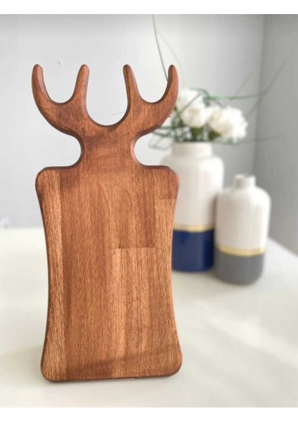 Geyik Temalı Ahşap Kesme ve Sunum Tahtası, 35 x 26 cm, şık ve kullanışlı ürün