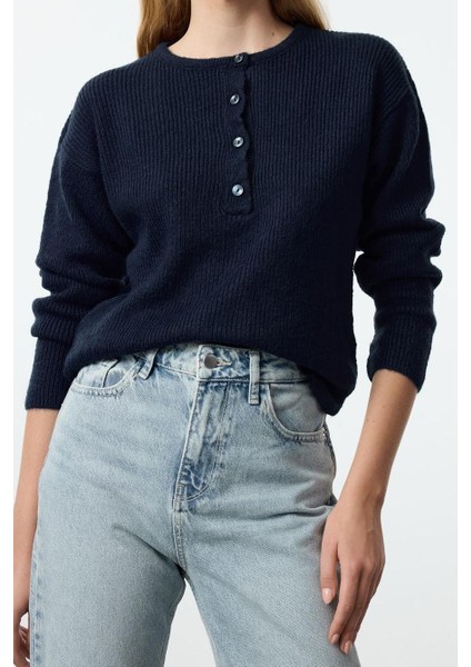 Kadın Moda Şık Bisiklet Yaka Standart Kol Regular Yumuşak Dokulu Geniş Kalıp Basic Triko Kazak