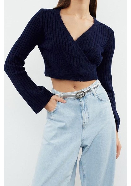 Kadın Moda Şık Kruvaze Standart Kol Crop Yumuşak Dokulu Triko Kazak