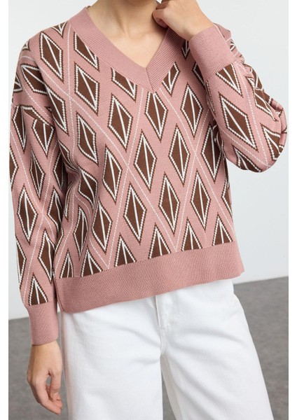 Kadın Moda Şık V Yaka Düşük Kol Regular Geometrik Desenli Triko Kazak