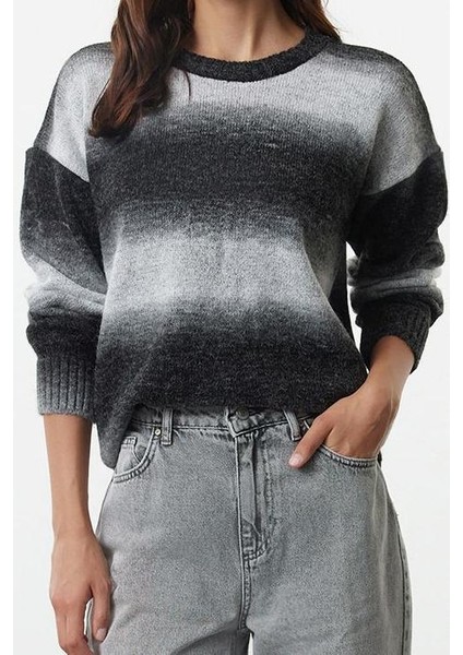 Kadın Moda Şık Bisiklet Yaka Standart Kol Regular Yumuşak Dokulu Renkl Bloklu Triko Kazak modelleri