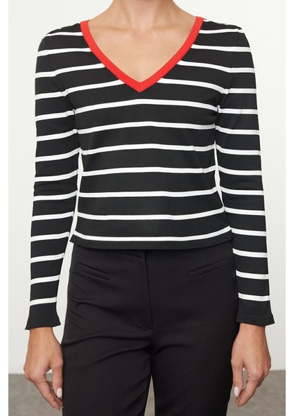 Kadın Moda Şık V Yaka Standart Kol Regular Crop Çizgili Triko Kazak
