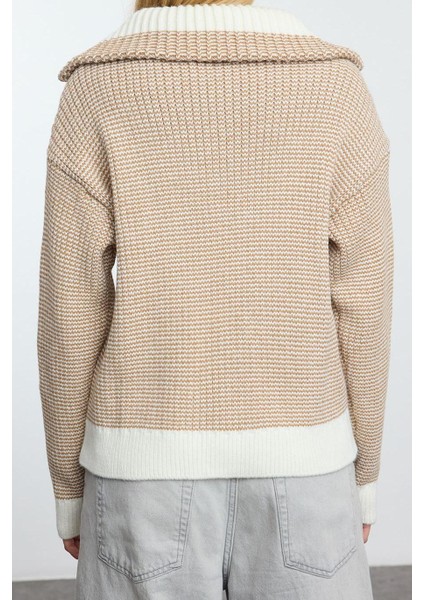 Kadın Moda Şık Devrik Yaka Standart Kol Regular Yaka Detaylı Triko Kazak indirimleri