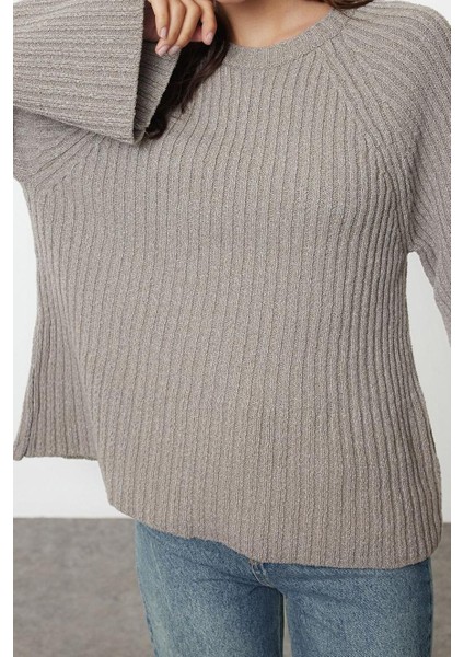 Kadın Moda Şık Bisiklet Yaka Standart Kol Regular Geniş Kalıp Peplum Detaylı Triko Kazak fiyatları