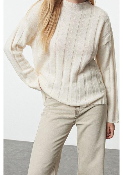 Kadın Moda Şık Dik Yaka Standart Kol Regular Yumuşak Dokulu Basic Triko Kazak
