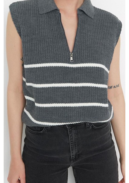 Stil Modern Kadın Regular Standart Kol Polo Yaka Fermuarlı Çizgili Triko Süveter modelleri