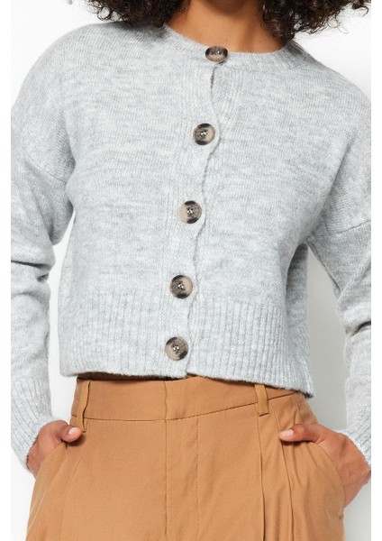 Stil Modern Kadın Crop Düşük Kol Bisiklet Yaka Yumuşak Dokulu Düğmeli Triko Hırka