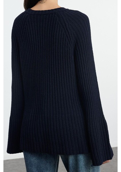 Stil Modern Kadın Regular Standart Kol Bisiklet Yaka Geniş Kalıp Peplum Detaylı Triko Kazak fırsatları