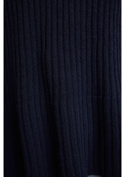 Stil Modern Kadın Regular Standart Kol Bisiklet Yaka Geniş Kalıp Peplum Detaylı Triko Kazak indirimleri