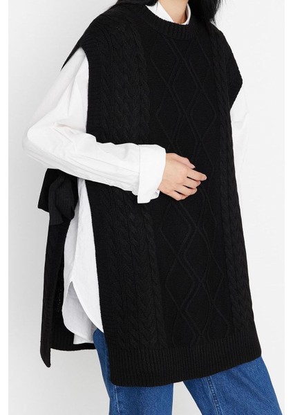 Kadın Moda Şık Tesettür Bisiklet Yaka Düşük Kol Midi Beli Bağlamalı Saç Örgülü Triko Süveter