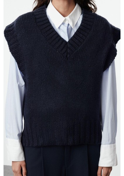 Kadın Moda Şık V Yaka Standart Kol Crop Yumuşak Dokulu Triko Süveter