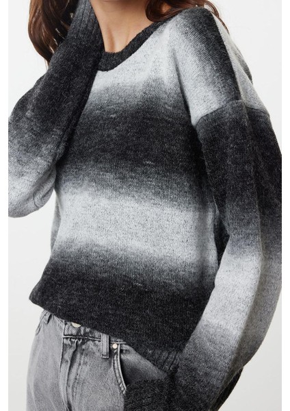 Stil Modern Kadın Regular Standart Kol Bisiklet Yaka Yumuşak Dokulu Renkl Bloklu Triko Kazak