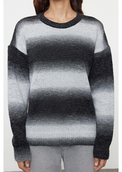 Stil Modern Kadın Regular Standart Kol Bisiklet Yaka Yumuşak Dokulu Renkl Bloklu Triko Kazak modelleri