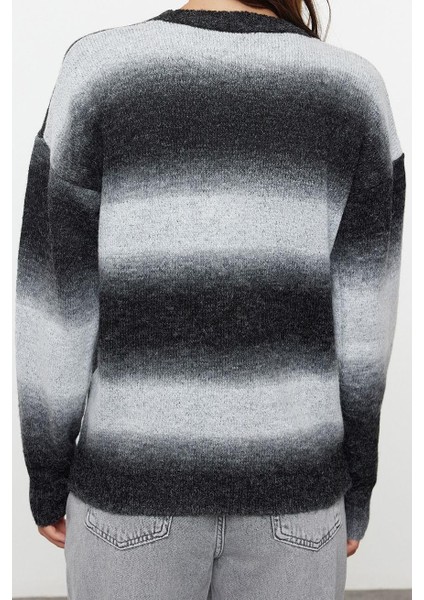 Stil Modern Kadın Regular Standart Kol Bisiklet Yaka Yumuşak Dokulu Renkl Bloklu Triko Kazak fırsatları