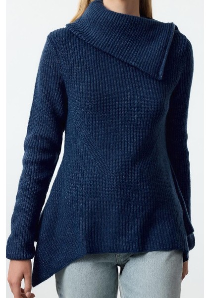 Kadın Standart Kol Asimetrik Yaka Fermuarlı Triko Kazak