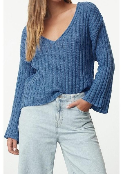Stil Modern Kadın Crop Standart Kol V Yaka Yünlü Geniş Kalıp Basic Triko Kazak
