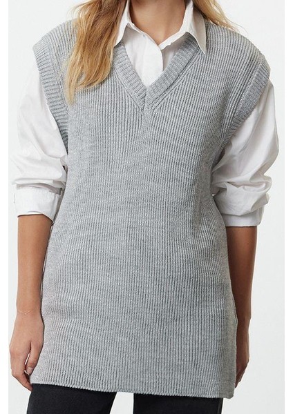 Stil Modern Kadın Regular Standart Kol V Yaka Triko Süveter