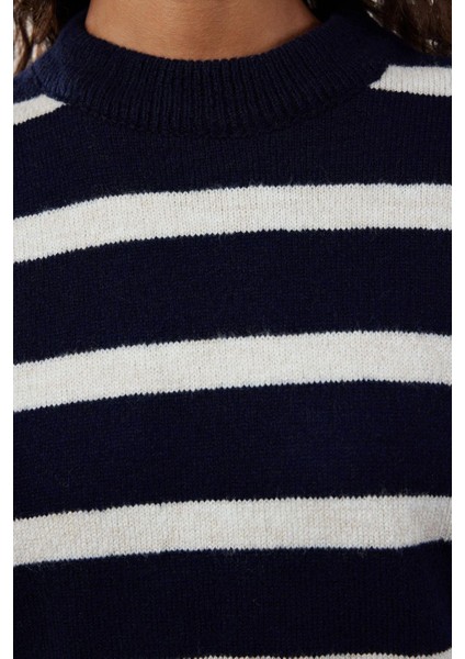 Stil Modern Kadın Regular Standart Kol Bisiklet Yaka Yumuşak Dokulu Çizgili Triko Süveter fırsatları