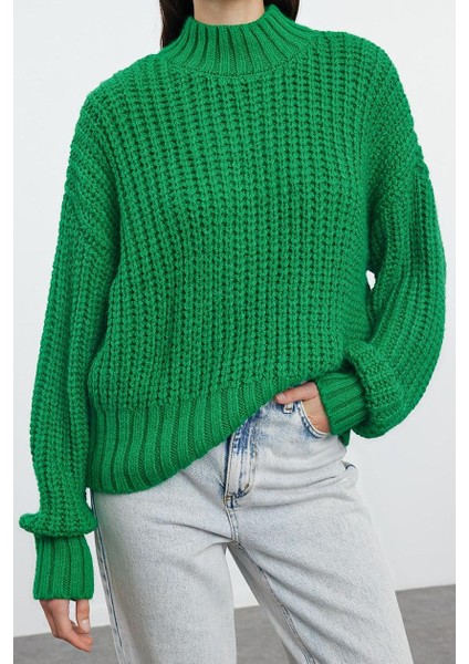 Stil Modern Kadın Crop Standart Kol Dik Yaka Yumuşak Dokulu Basic Kalın Örgü Detaylı Triko Kazak