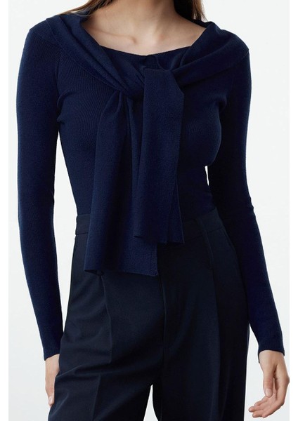 Kadın Standart Kol Devrik Yaka Özel Iplik Triko Kazak