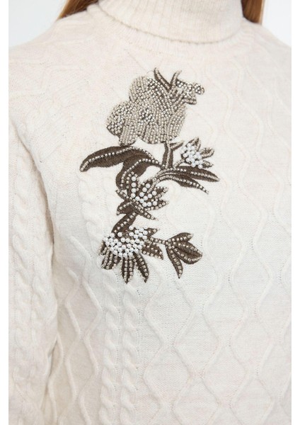 Stil Modern Kadın Regular Standart Kol Balıkçı Yaka Couple Yumuşak Dokulu Nakışlı Triko Kazak indirimleri