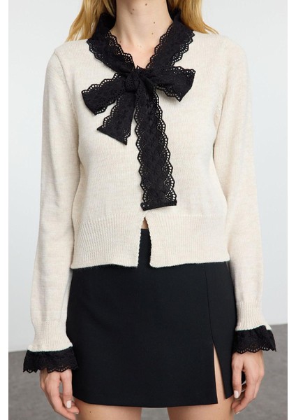 Stil Modern Kadın Crop Standart Kol Bisiklet Yaka Garni Detaylı Renk Bloklu Triko Hırka modelleri