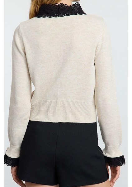 Stil Modern Kadın Crop Standart Kol Bisiklet Yaka Garni Detaylı Renk Bloklu Triko Hırka fırsatları