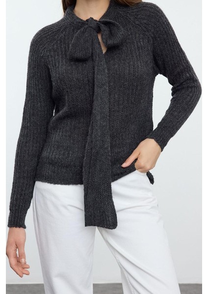 Kadın Moda Şık Boyundan Bağlamalı Standart Kol Regular Yumuşak Kurdeleli Gevşek Örgü Triko Kazak fiyatları