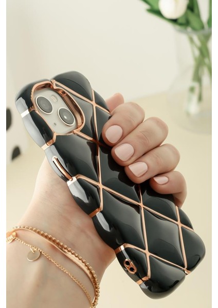 Iphone 15 Uyumlu Kabarta 3D Baklava Desenli Yaldız Çizgi Detaylı Diana Kılıf fiyatları