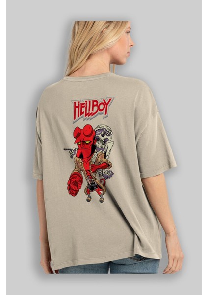Hellboy (2) Arka Baskılı Bej Oversize T-Shirt Bisiklet Yaka Pamuk Erkek Kadın modelleri