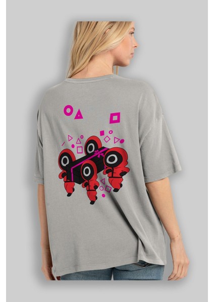 Squid Game (6) Arka Baskılı Gri Oversize T-Shirt Bisiklet Yaka Pamuk Erkek Kadın modelleri
