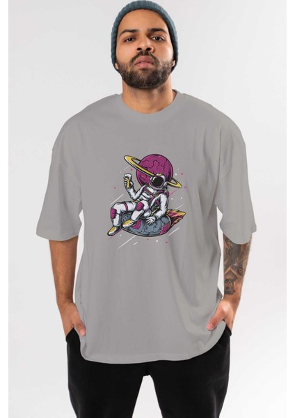 Astronaut Beer Ön Baskılı Gri Oversize T-Shirt Unisex Erkek Kadın Bisiklet Yaka
