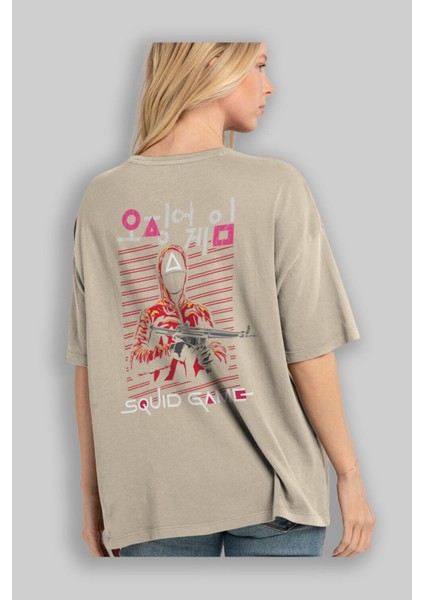 Squid Game (2) Arka Baskılı Bej Oversize T-Shirt Bisiklet Yaka Pamuk Erkek Kadın modelleri