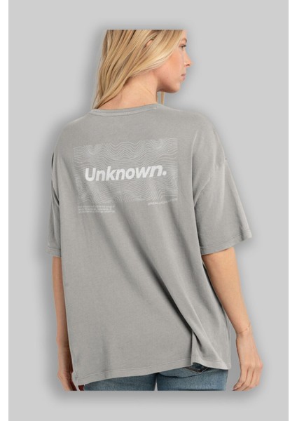 Unknown Yazılı Arka Baskılı Gri Oversize T-Shirt Unisex Erkek Kadın Bisiklet Yaka modelleri