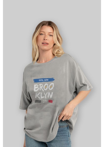 Brooklyn City Yazılı 2 Ön Baskılı Gri Oversize T-Shirt Unisex Erkek Kadın Bisiklet Yaka fırsatları