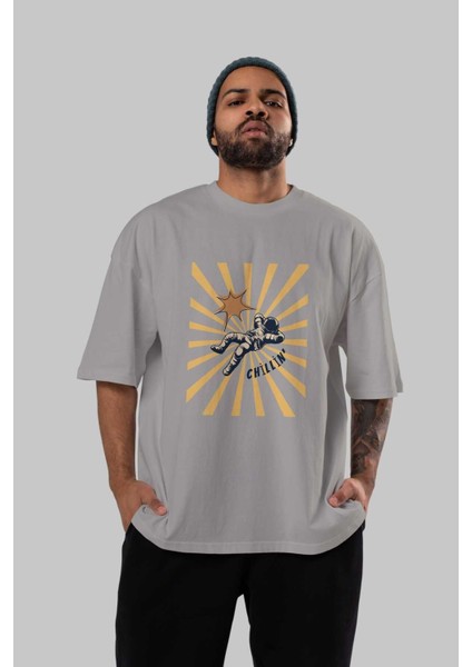 Astronot Chillin Ön Baskılı Gri Oversize T-Shirt Unisex Erkek Kadın Bisiklet Yaka