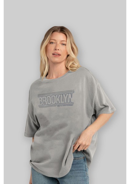 Brooklyn Ön Baskılı Gri Oversize T-Shirt Unisex Erkek Kadın Bisiklet Yaka fırsatları